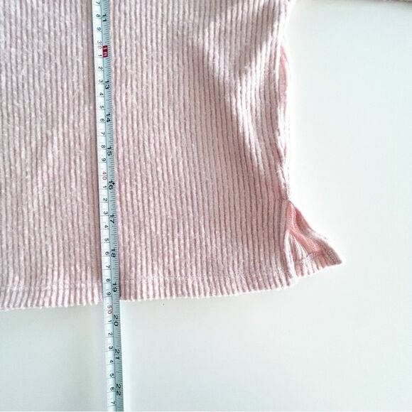 Calvin Klein cropped pink sweater - Picture 9 of 9